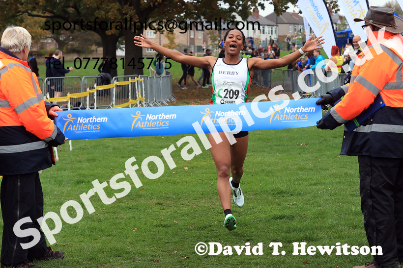 Senior Womens relay, 2025 Northern Cross Country Relays, Graves Park, Sheffield. Photo: David T. Hewitson/Sports for All Pics